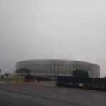 Céu de Brasília amanhece coberto por forte neblina nesta segunda-feira